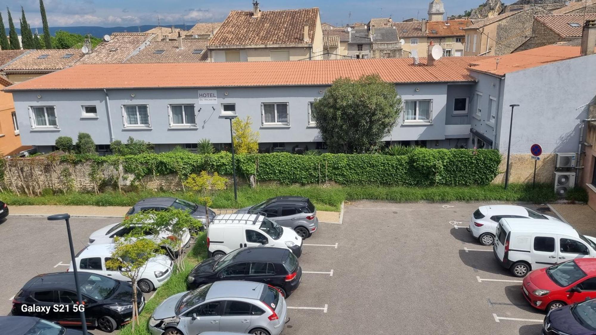Hôtel du Tricastin Pierrelatte Exterior foto